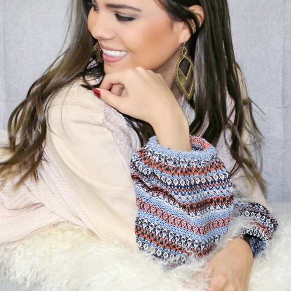 Thermal Balloon Sleeve Embroidered Top - Picture 5 of 5